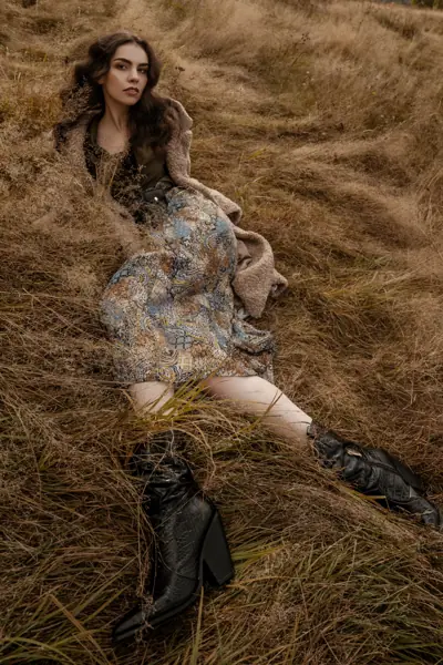 Machiaj pentru ședință foto, stil Lumină naturală, realizat de Iulia Mardare