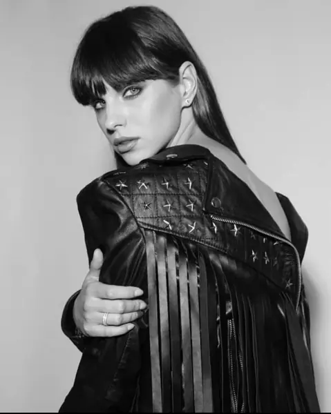 Machiaj pentru ședință foto, stil Editorial, realizat de Iulia Mardare