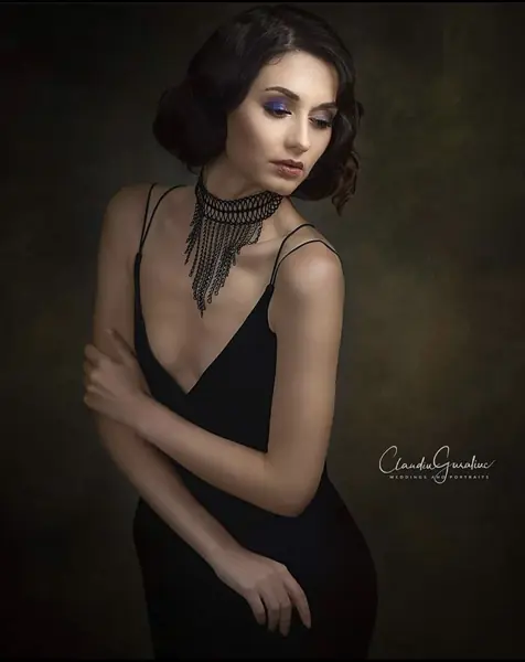 Machiaj pentru ședință foto, stil Low-key, realizat de Iulia Mardare