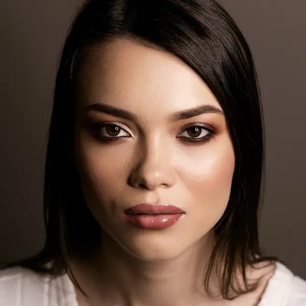 Machiaj pentru ședință foto, stil Beauty close-up, realizat de Iulia Mardare